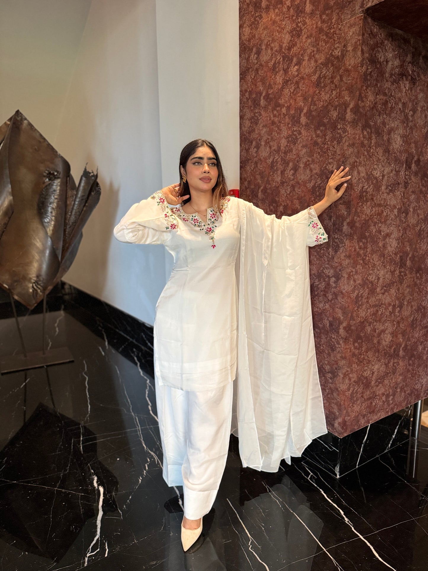 WHITE INDIAN ETHNIC WEAR