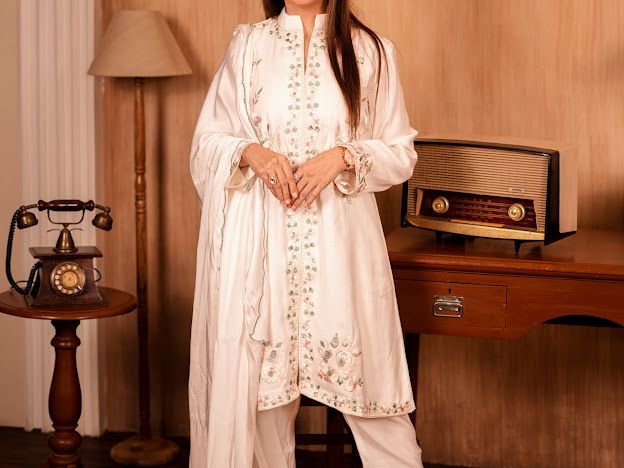 WHITE INDIAN ETHNIC WEAR