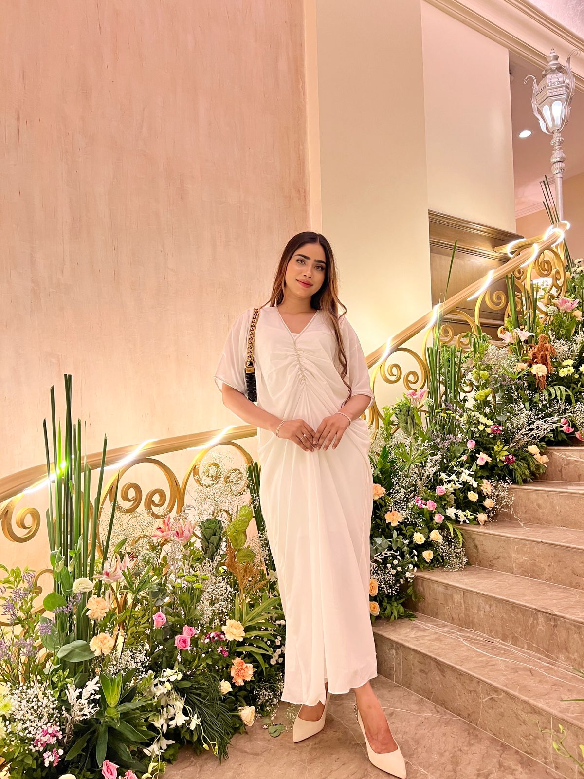 WHITE KAFTAN