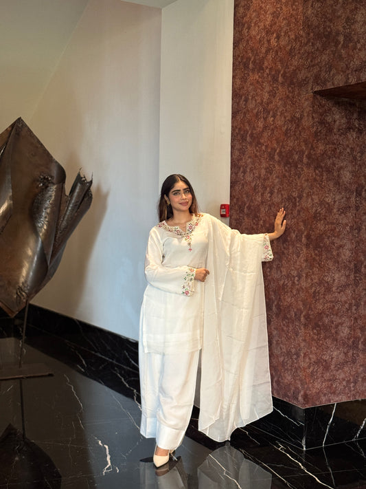 WHITE INDIAN ETHNIC WEAR